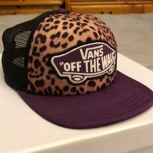 Vans SnapBack Hat in Purple